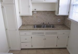 403 Freeland Kitchen